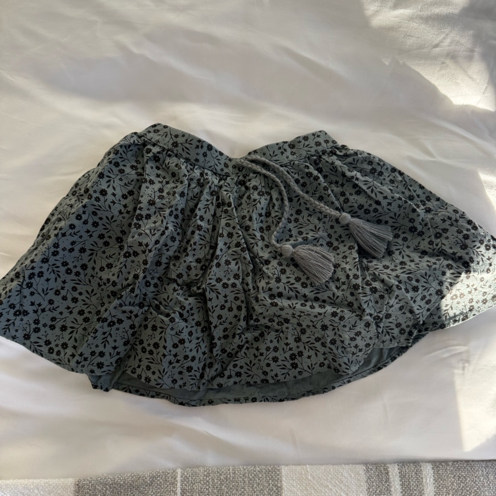 Rylee + Cru Gray Floral Skirt